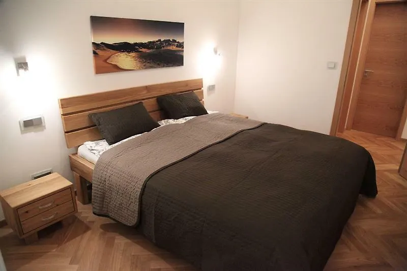Spacious Designer Apartments Prague 0*,