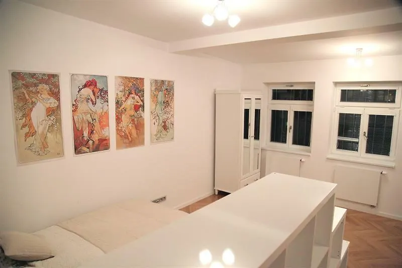 Spacious Designer Apartments Prague